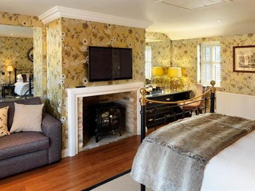 The Crown Inn Peterborough Room photo