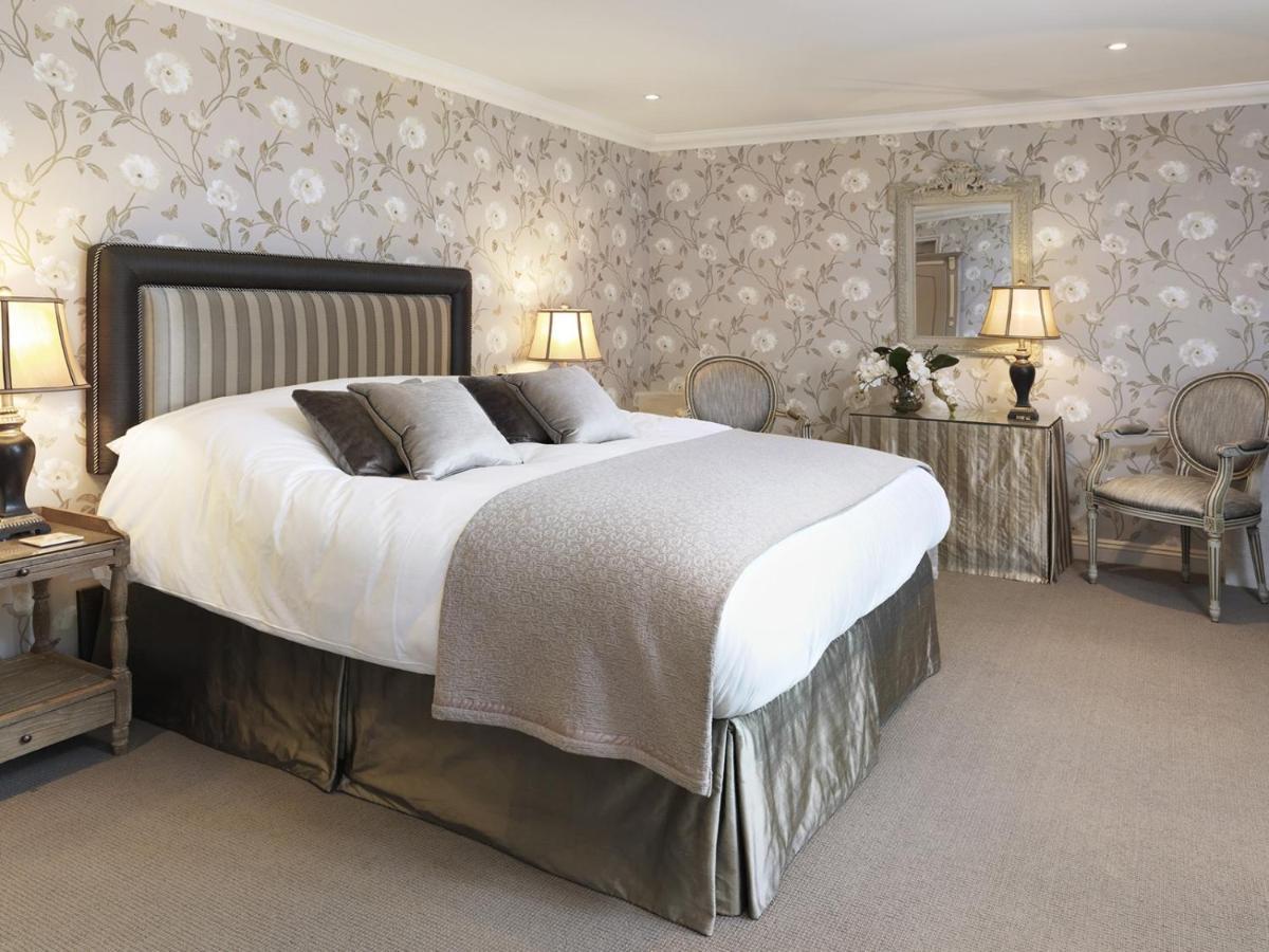 The Crown Inn Peterborough Room photo