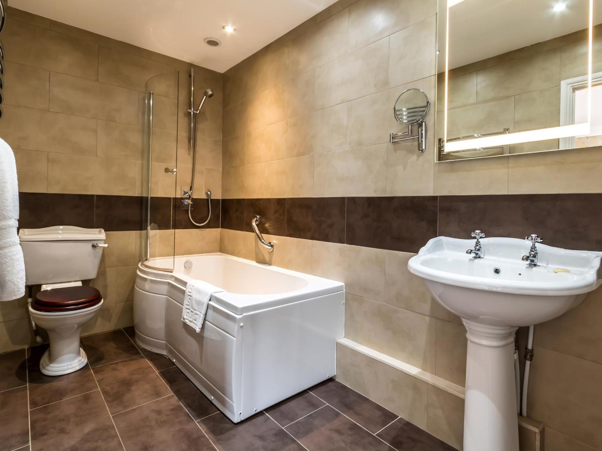 The Crown Inn Peterborough Room photo