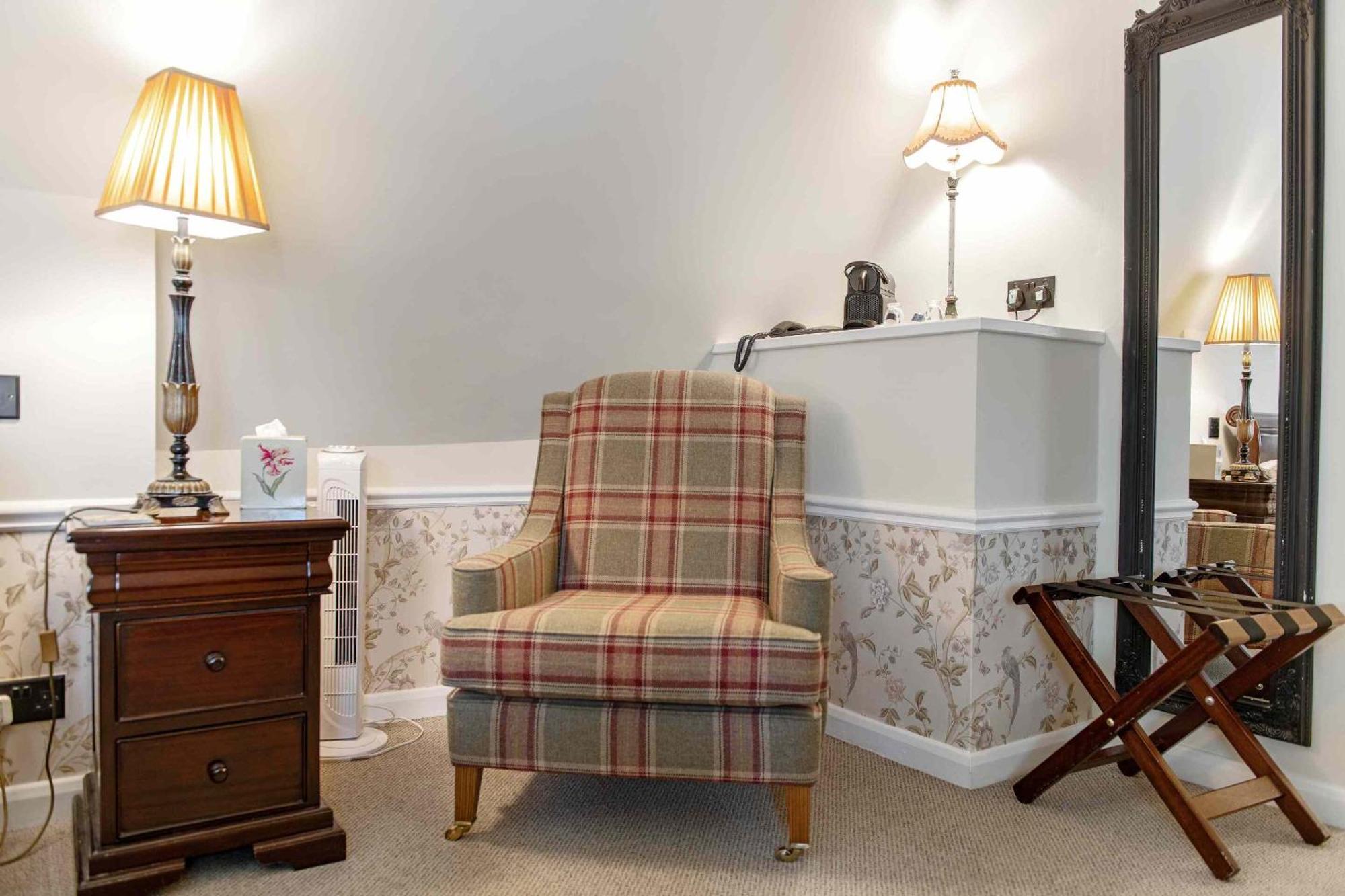 The Crown Inn Peterborough Room photo